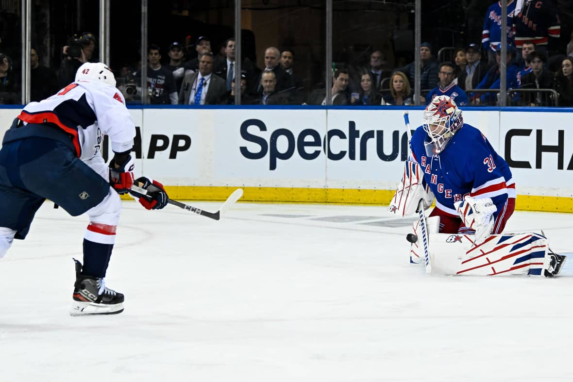 Rangers edge Capitals 4-3, take 2-0 lead in 1st-round series