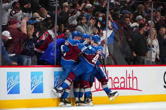 NHL Roundup: Avs win with early goal barrage; Ovechkin’s milestone goals beat Rangers; and more results