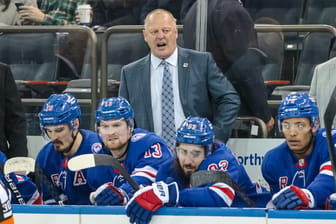 Frustrated Gerard Gallant rips into his Rangers over crappy performance