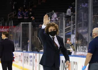 NHL: Spike in COVID cases around the league raises concerns
