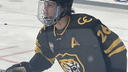 First-hand look at Rangers center prospect Noah Laba of Colorado College