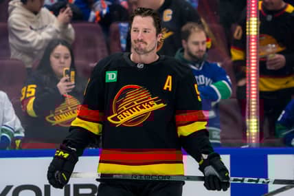 NHL: Edmonton Oilers at Vancouver Canucks