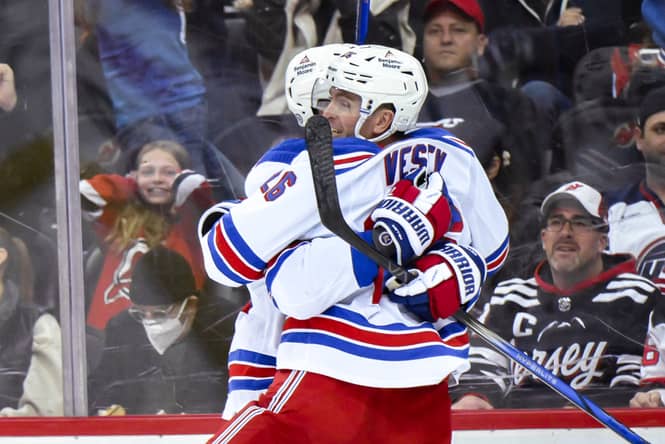 NHL: New York Rangers at New Jersey Devils