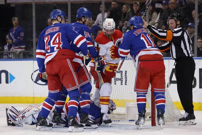NHL: Calgary Flames at New York Rangers