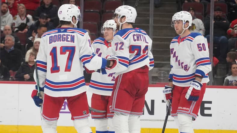 NHL: New York Rangers at Chicago Blackhawks
