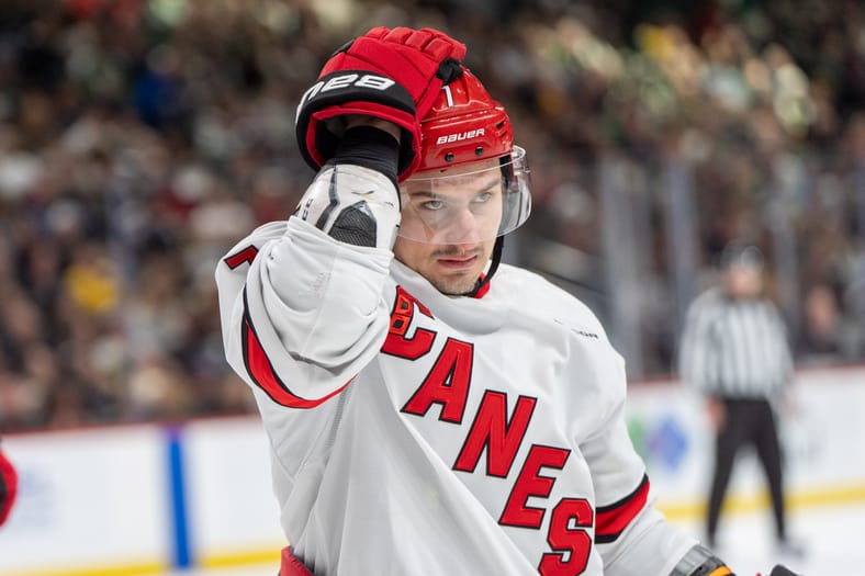 NHL: Carolina Hurricanes at Minnesota Wild