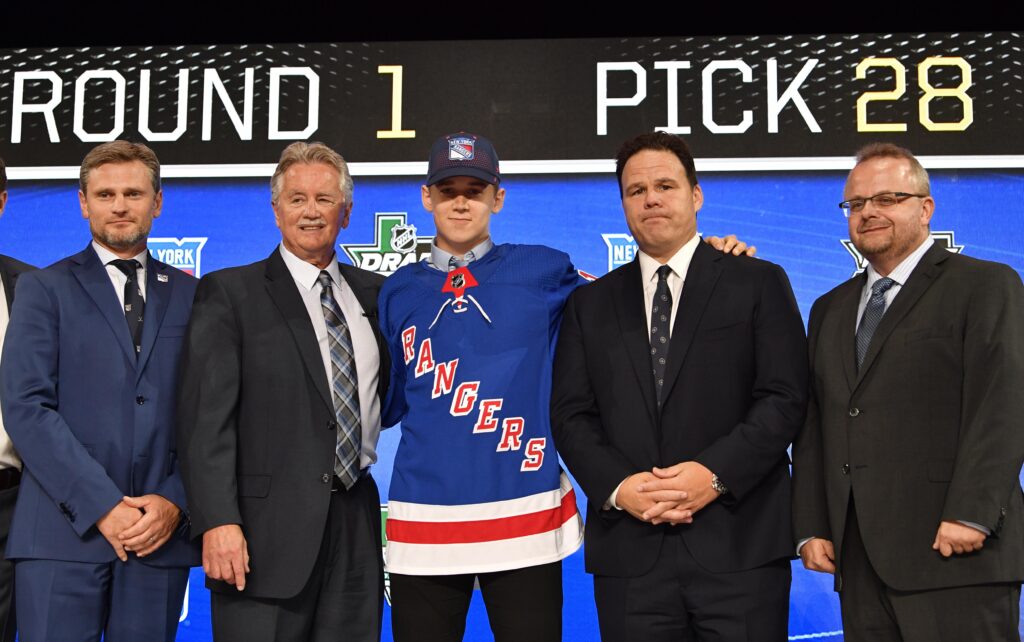 New York Rangers sign Nils Lundkvist