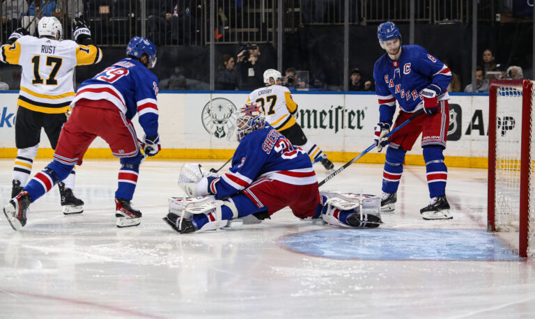 NHL: Pittsburgh Penguins at New York Rangers