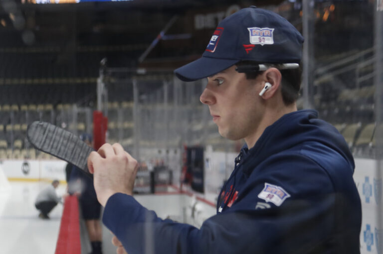 NHL: New York Rangers at Pittsburgh Penguins